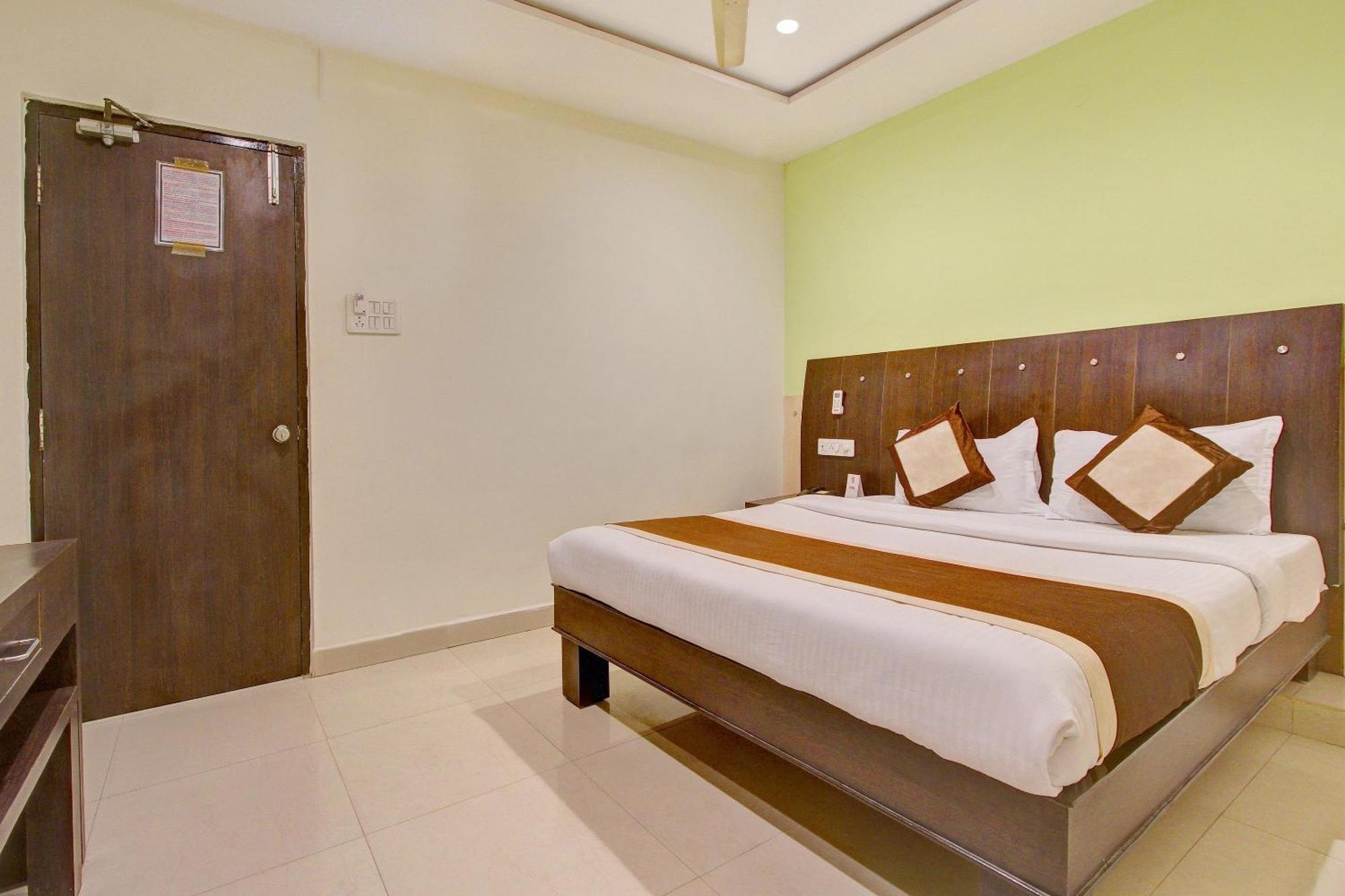 Super Collection O Alekhya Residency Hotel Hyderabad Exterior foto